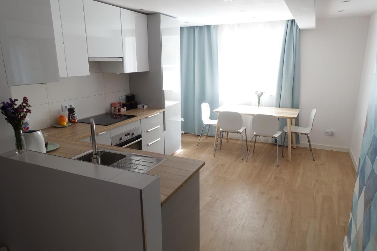 Three Rooms Apartment Krakau Exterior foto