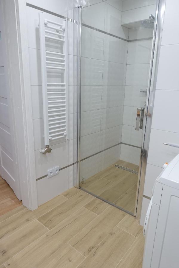 Three Rooms Apartment Krakau Exterior foto